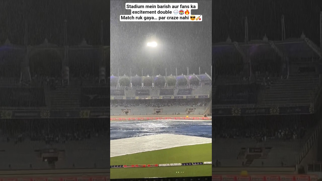 Stadium mein barish aur fans ka excitement double 🌧️🏟️🔥Match ruk gaya&hellip; par craze nahi 😎🏏 #rcb #ipl