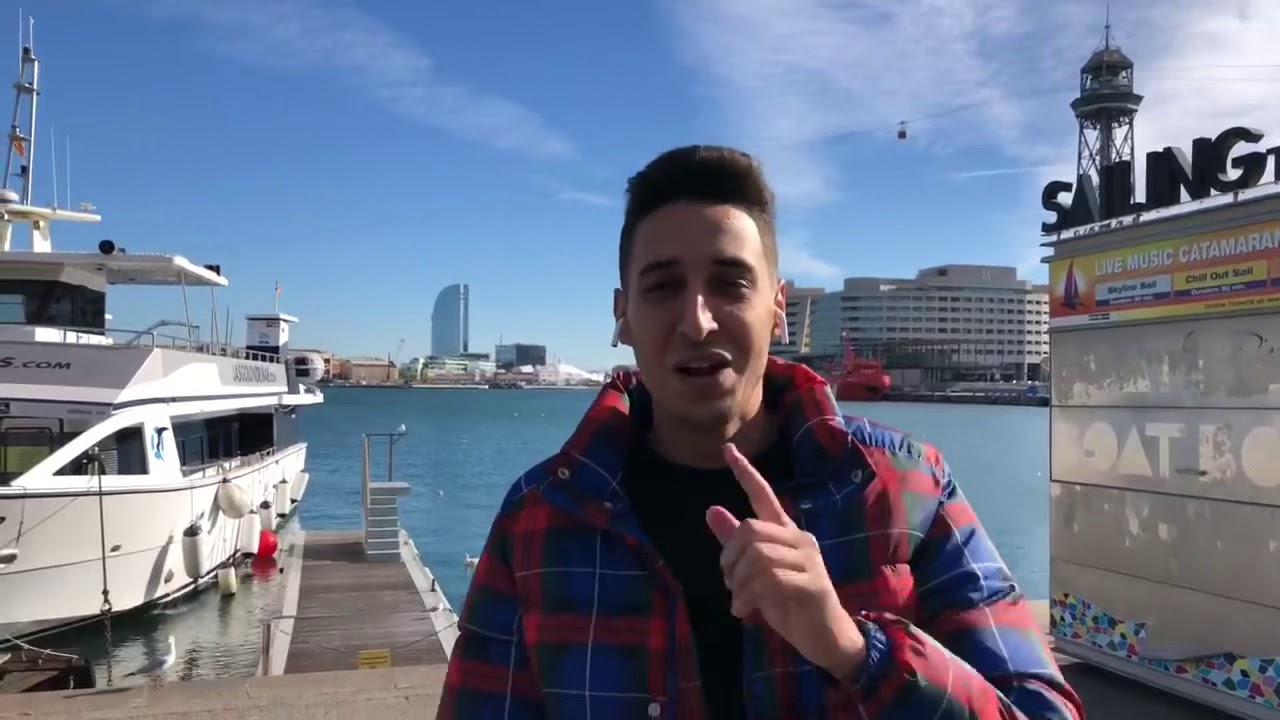 😂😂&lrm;شوفو هاد المغربي &rlm;&rlm;كيشطح شعبي مع &rlm;توريست&rlm; &rlm;في إسبانيا 😱🇪🇸🇲🇦