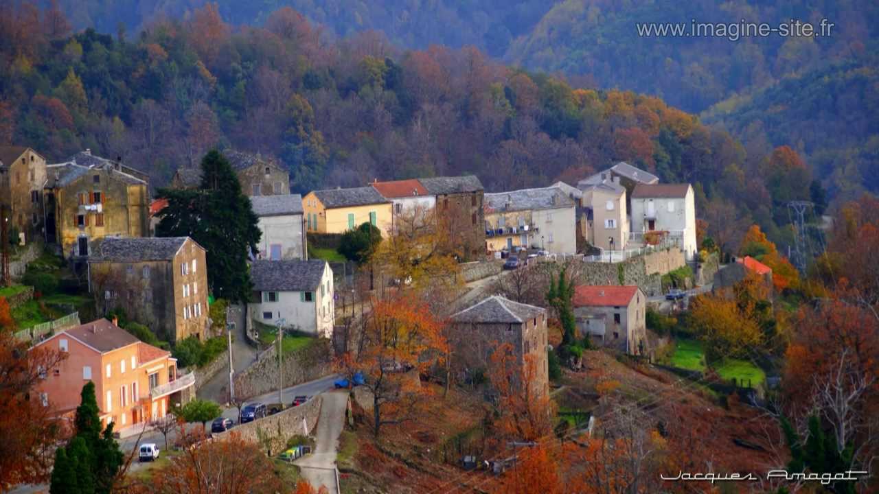 CORSE   La D71 dans la Castagniccia