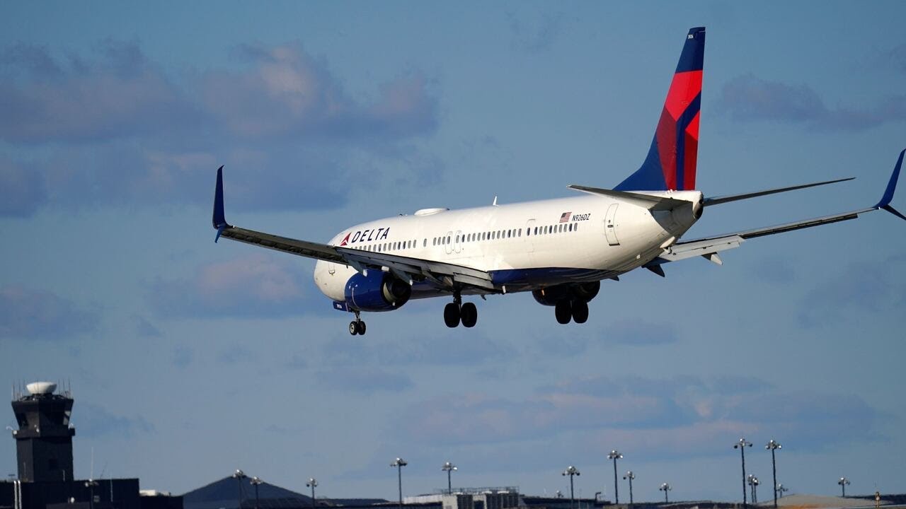 Charlotte flight delays continue Tuesday: What to know