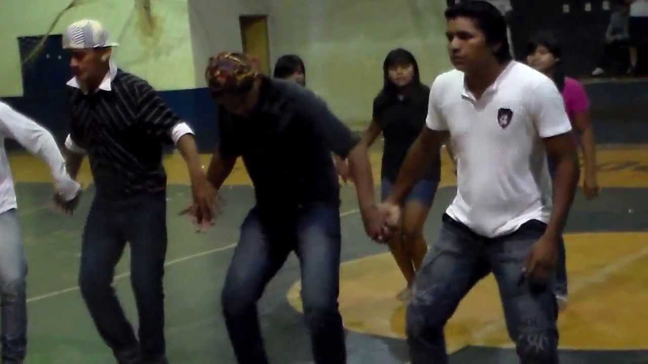 Dançarinos(@) da etnia XAVANTE(VIRA OS ZOIO) 2013