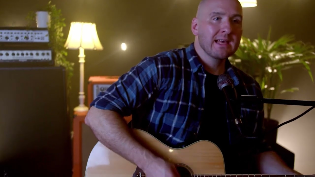 Andrew Mac performing A Little Respect by Erasure - AliveNetwork.com