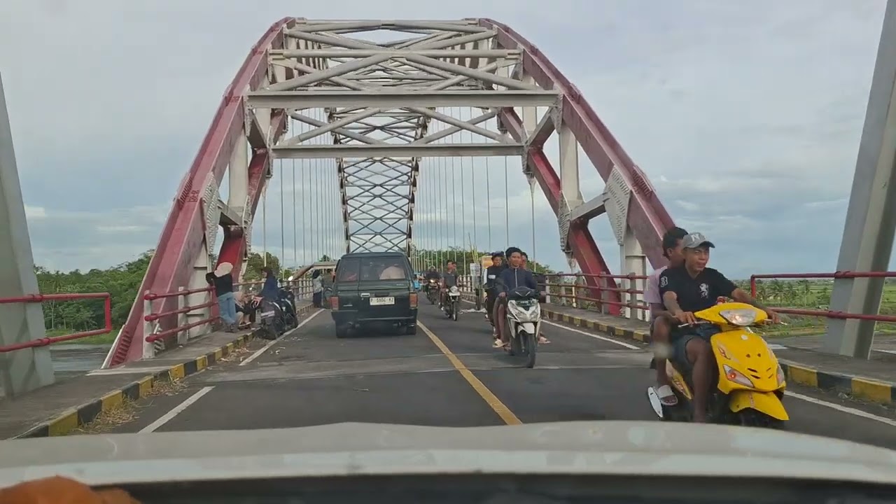 Driving across Pandanwangi Bridge, Kec. Pasirian, Kab. Lumajang, East Java, 🇮🇩. #farizanoroadtrip 