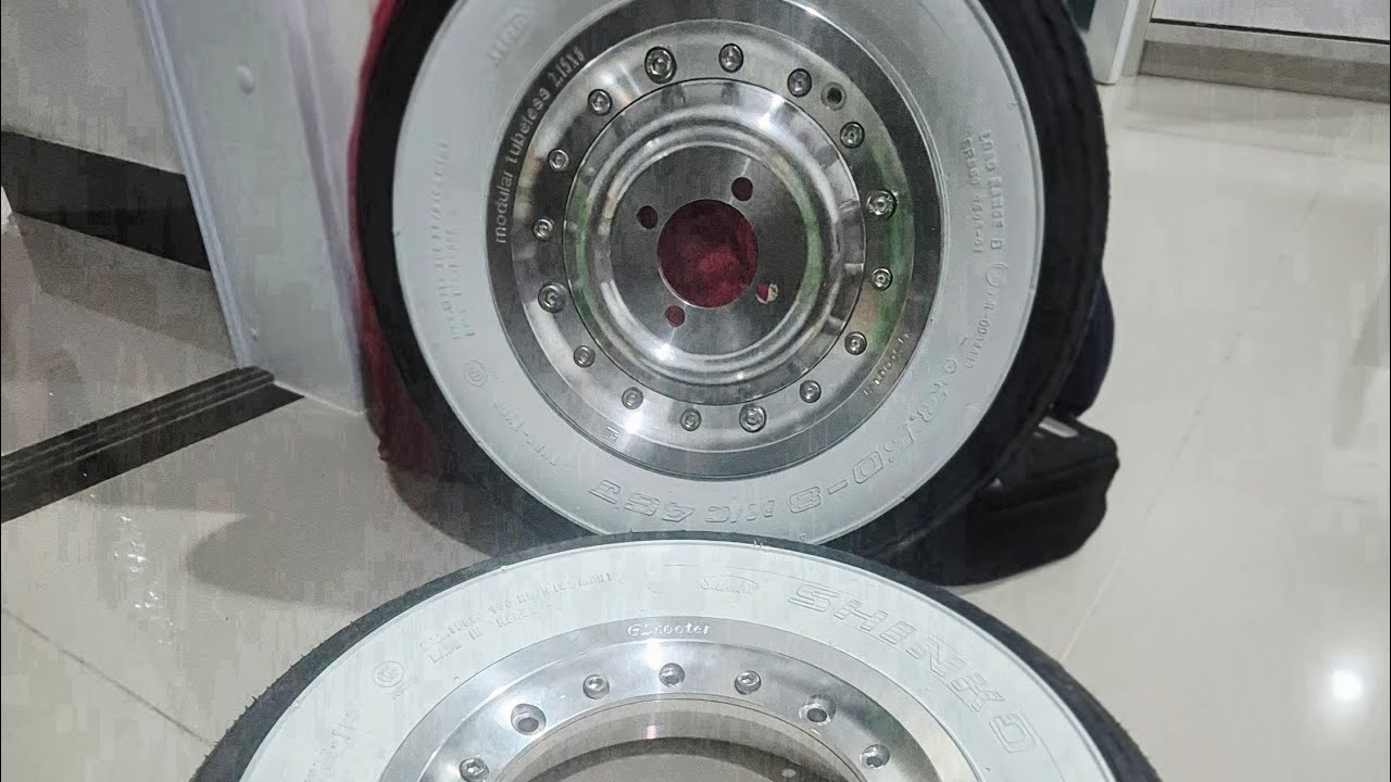 Velg Tubless GS Scooter & Ban Shinko White wall Ring 8 untuk Vespa VBB Tahun 1962