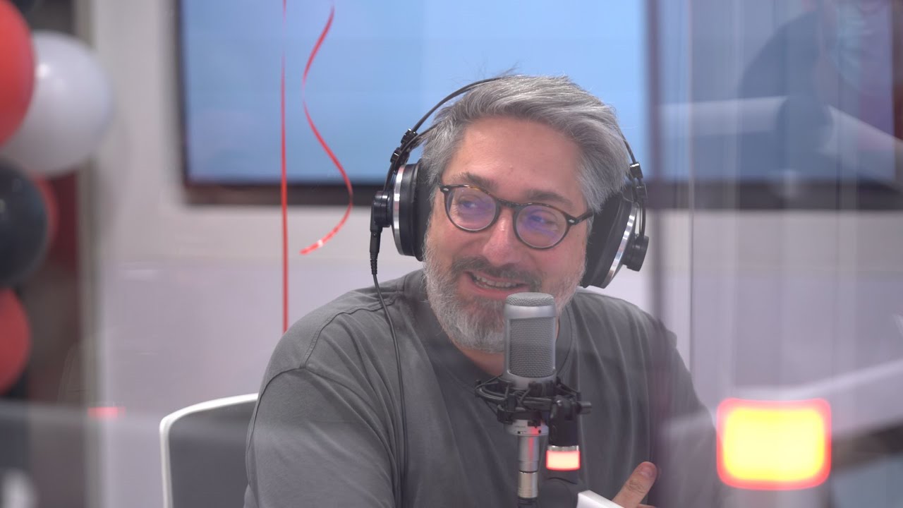 Rádio Comercial | Demolamos mitos mas não nos esbardalhemos - O Homem Que Mordeu o Cão
