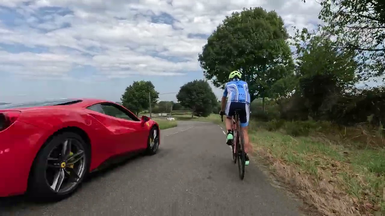 Des riches en Ferrari au pays basque