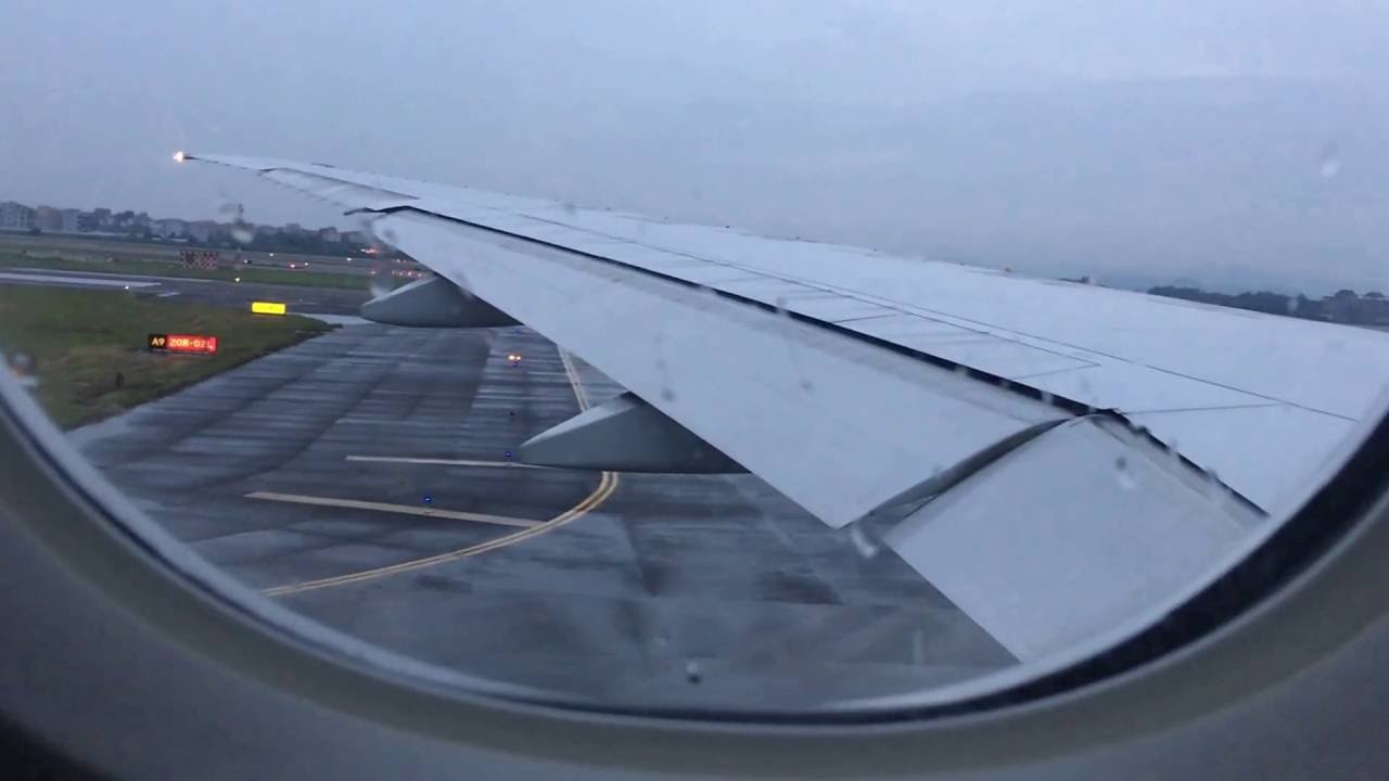 China Southern Airline - Flight CZ3581 - November 10th 2016 - GuangZhou to Shanghai China TakeOff