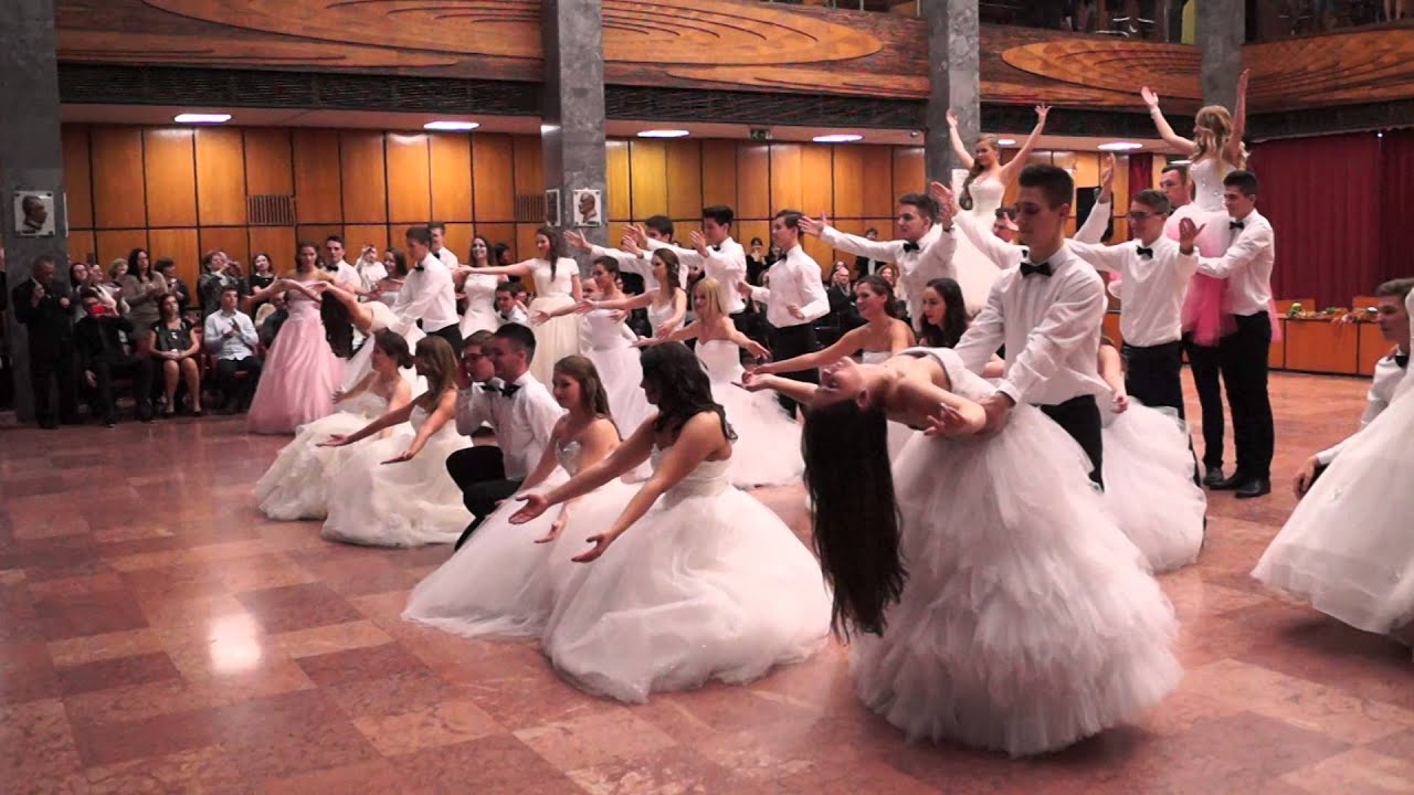 12. évfolyam keringő ( Deák Szalagavató 2015 )