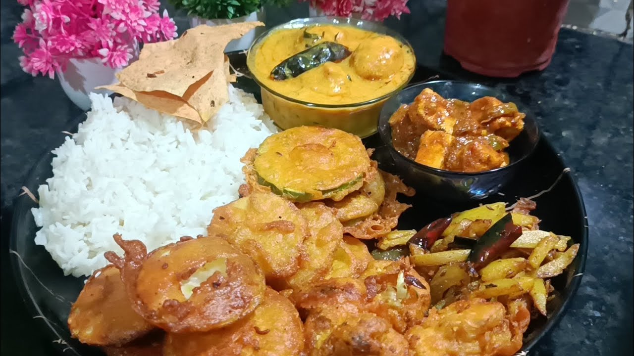होलिका दहन special traditional थाली 😋, curry rice and pakore❤️. Holi special 