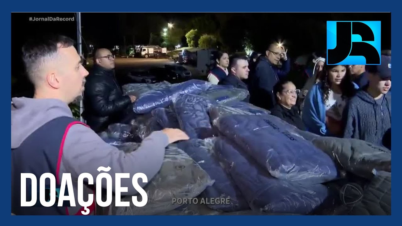 Doação de roupas de frio da Unisocial chega em Porto Alegre (RS)