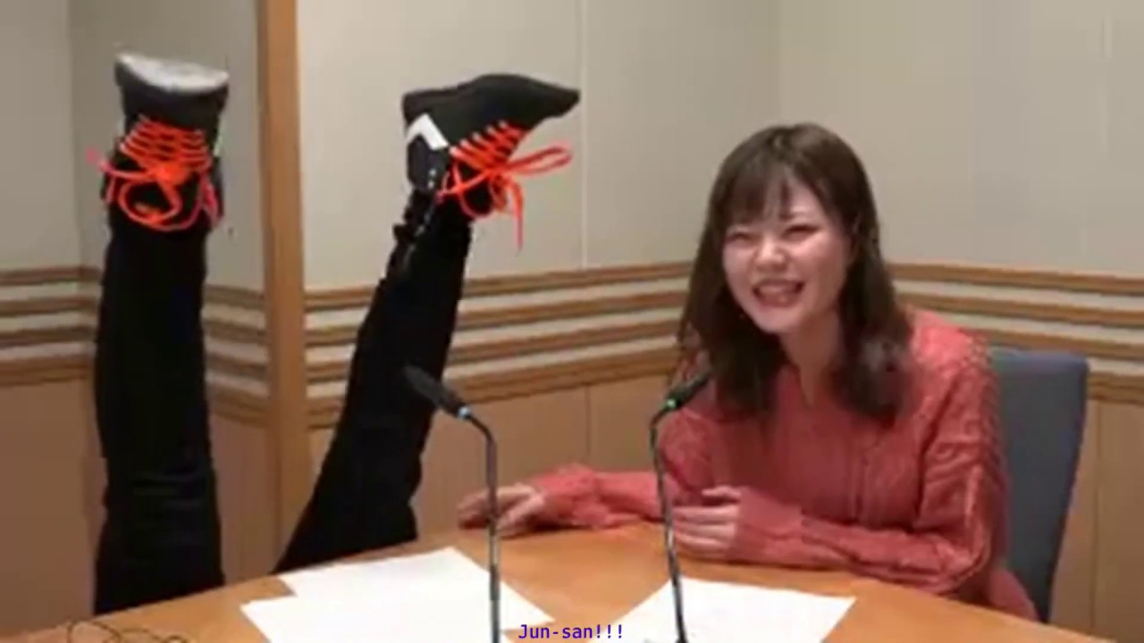Jun Fukushima (Teacher) comes on Sayumi Suzushiro's (student) radio show