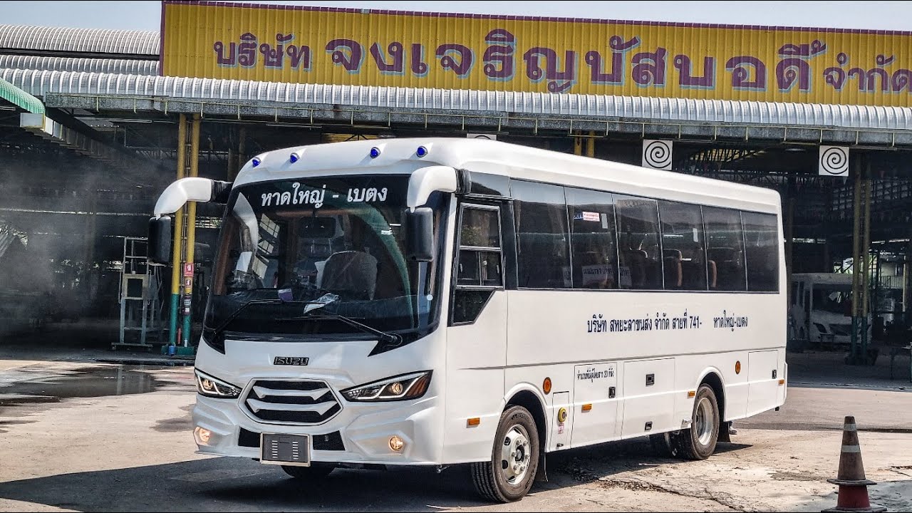 มินิบัสสเป็คสั่งพิเศษ ประตูหน้า อีซูซุNPR150 มินิบัส20ที่นั่ง ภายในใช้วัสดุไม่ลามไฟ