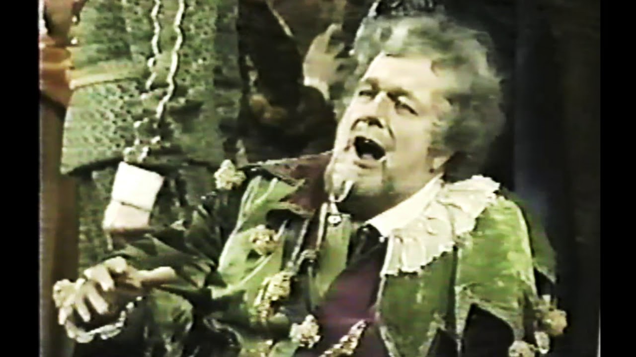 Louis Quilico Cortigiani from Rigoletto