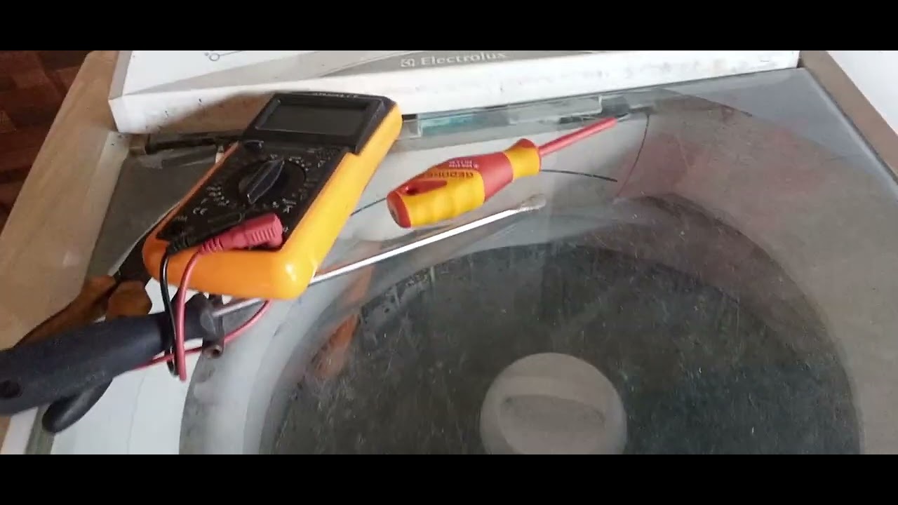 Maquina Electrolux 15 kg,!Liga mais não faz nada !!!