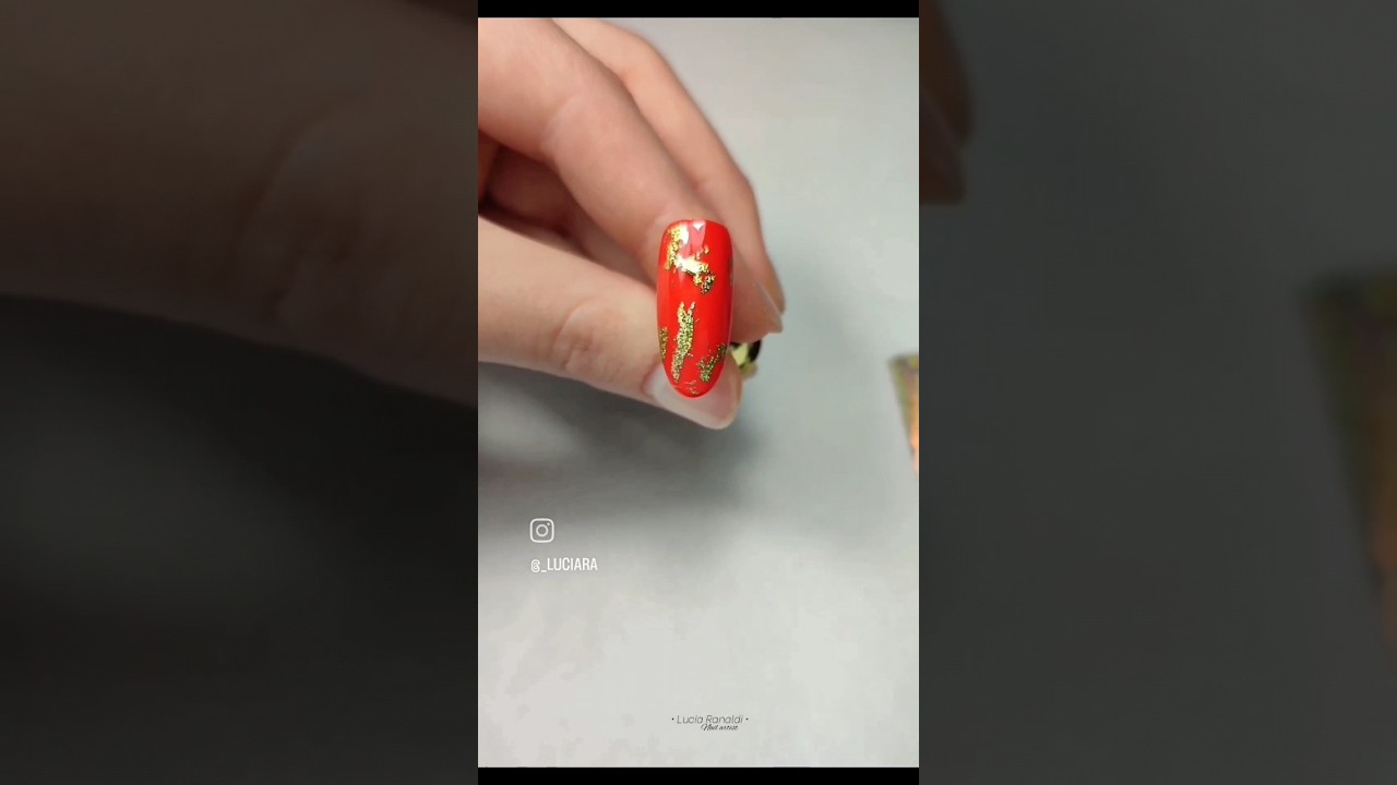 Applicazione foil su colore senza dispersione 💅 #esclava #nail #nailart #foil #video #tutorial