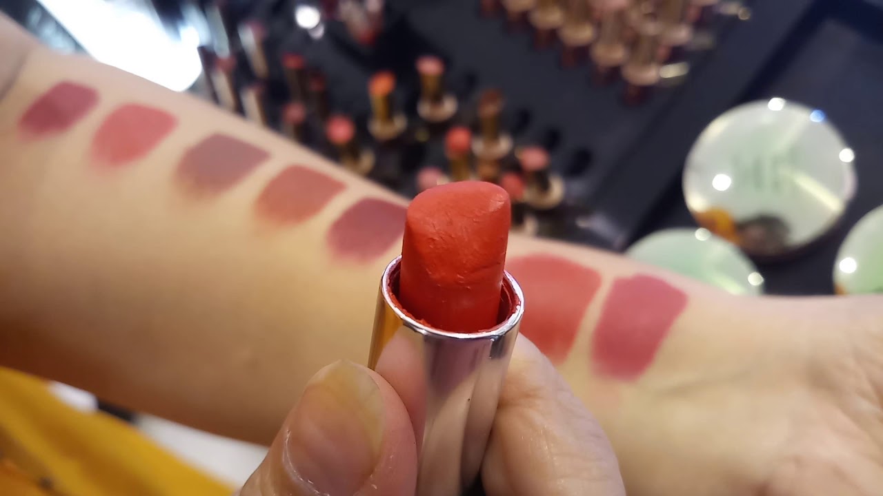 Lakme Absolute Matte Revolution Lipstick - 17 shades' swatch video