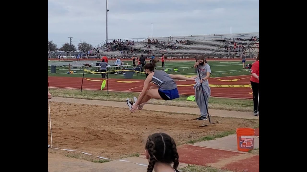 Girls Texas Middle School Track Medlin 8th Grade Triple Jump Kyra has the longest Jump but gets 2nd?