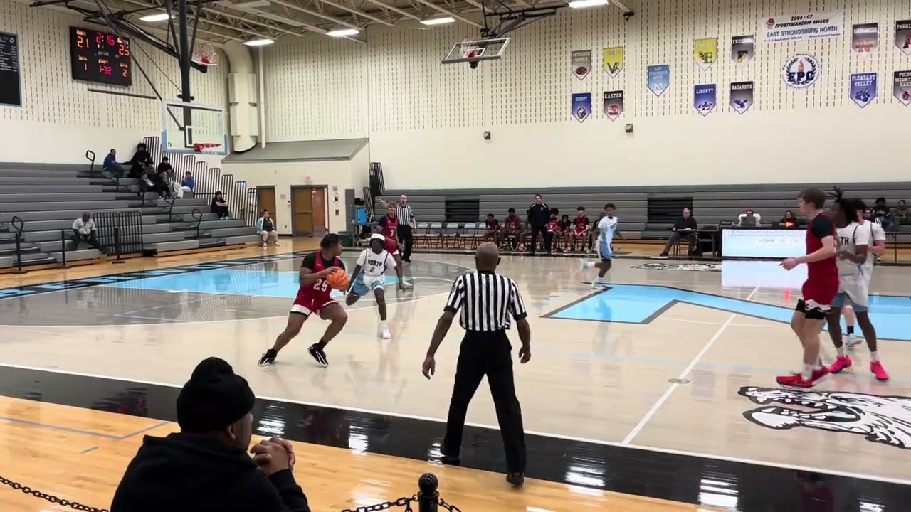 Easton Rovers@E.Stroudsburg North(Varsity)Pt.1 2nd Quarter 1/15/26 #4 PG J’serie Younger 