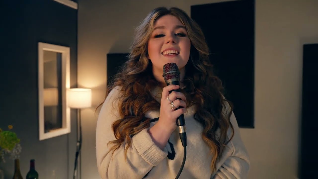 Leanna Firestone - Becoming Unbecoming (Live Acoustic)