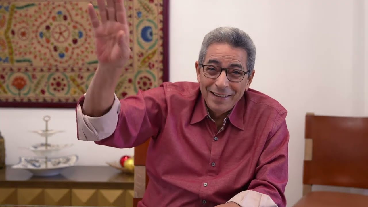حلمت جدتي ان ابويا قاعد على باب السيدة.. ترتيبات ربنا بعد كدة كانت عجيبة | مذكرات محمود سعد (٣٩)