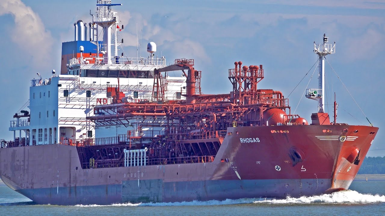 36 MINUTES OF AMAZING WESTERN SCHELDT MARINE TRAFFIC - 4K SHIPSPOTTING JULI 2024