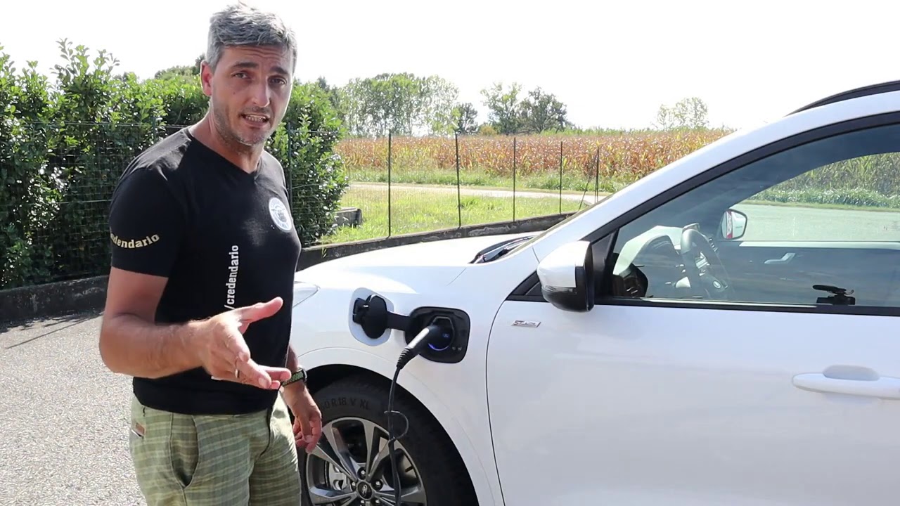 Come si ricarica un'auto PLUG IN vediamo con una FORD KUGA come si fa