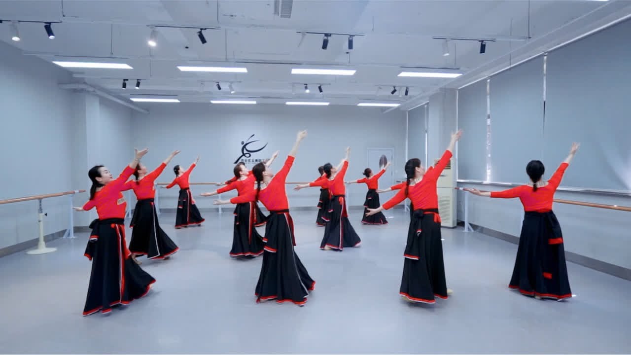 奕辰原创作品《爱在思金拉措》