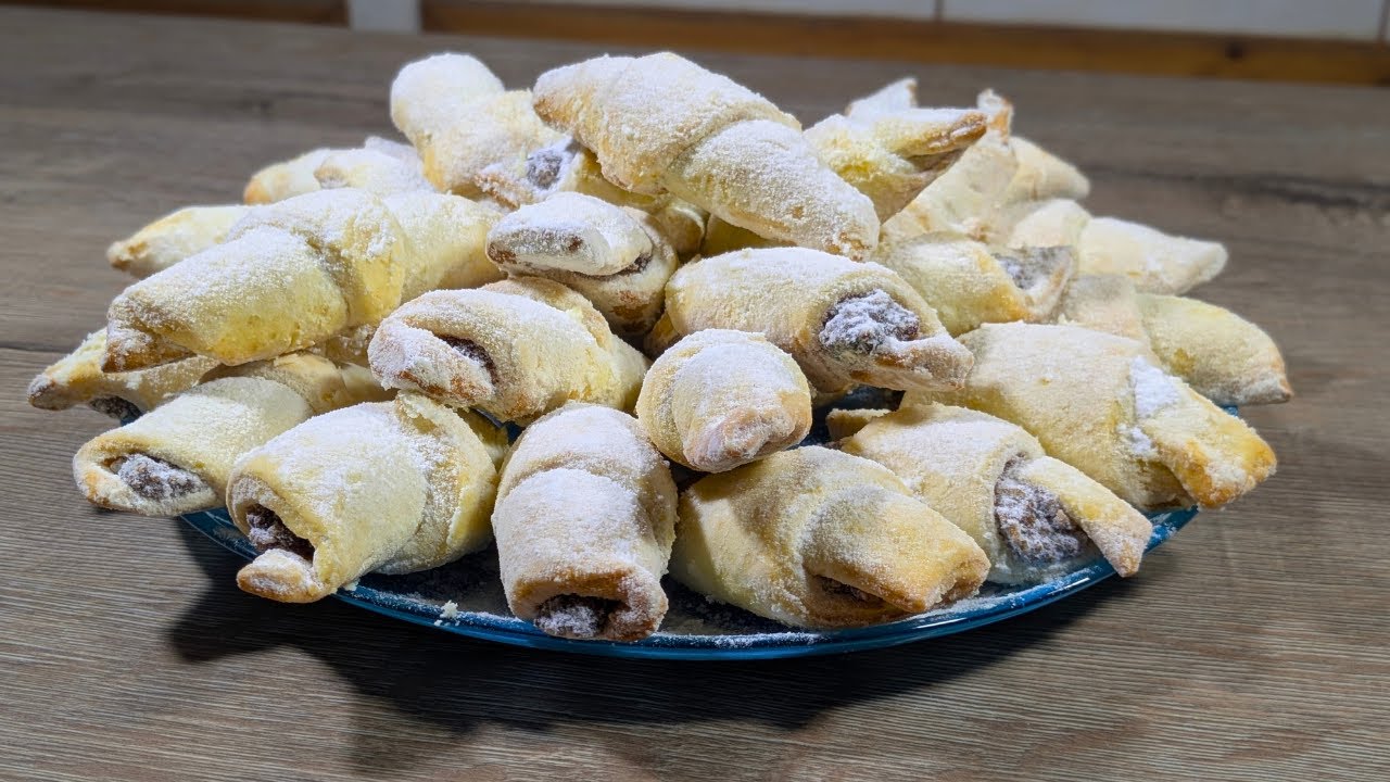 Rożki z dżemem i orzechami włoskimi
