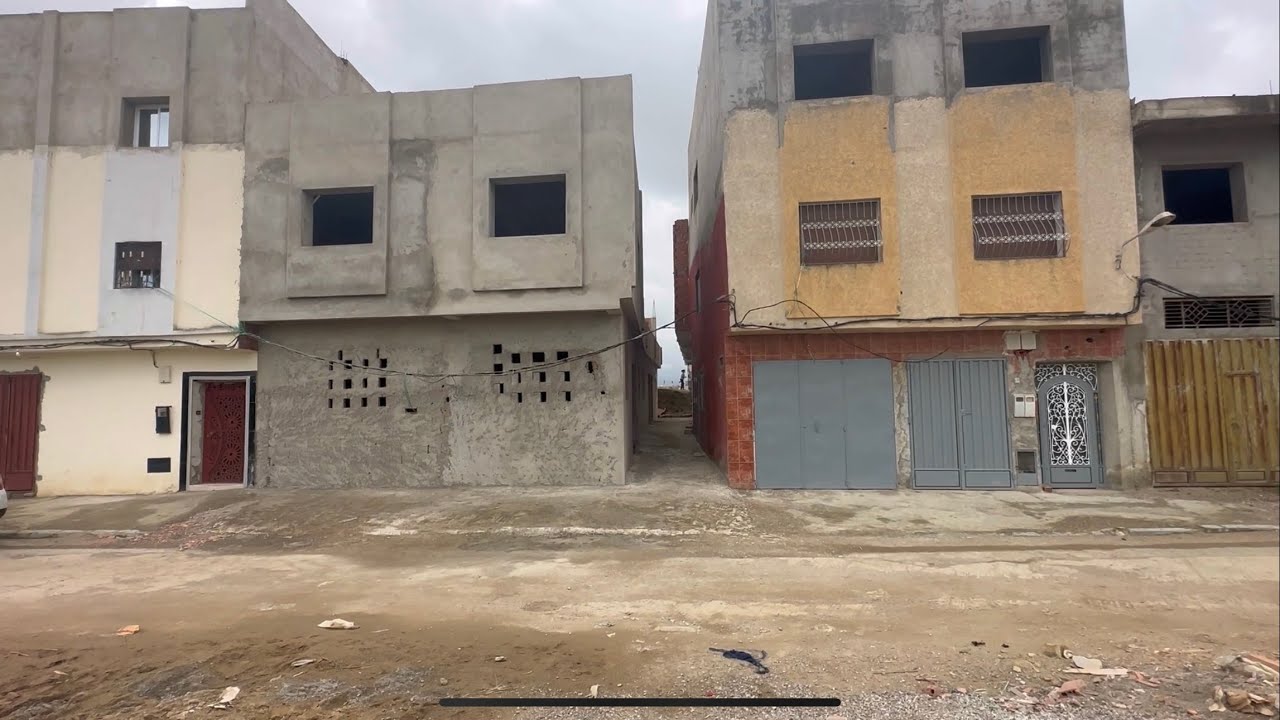 دار للبيع في العوامة جوج فرشادة  وسفلي 43 مليون همزة بناء بروخصة 0630298833