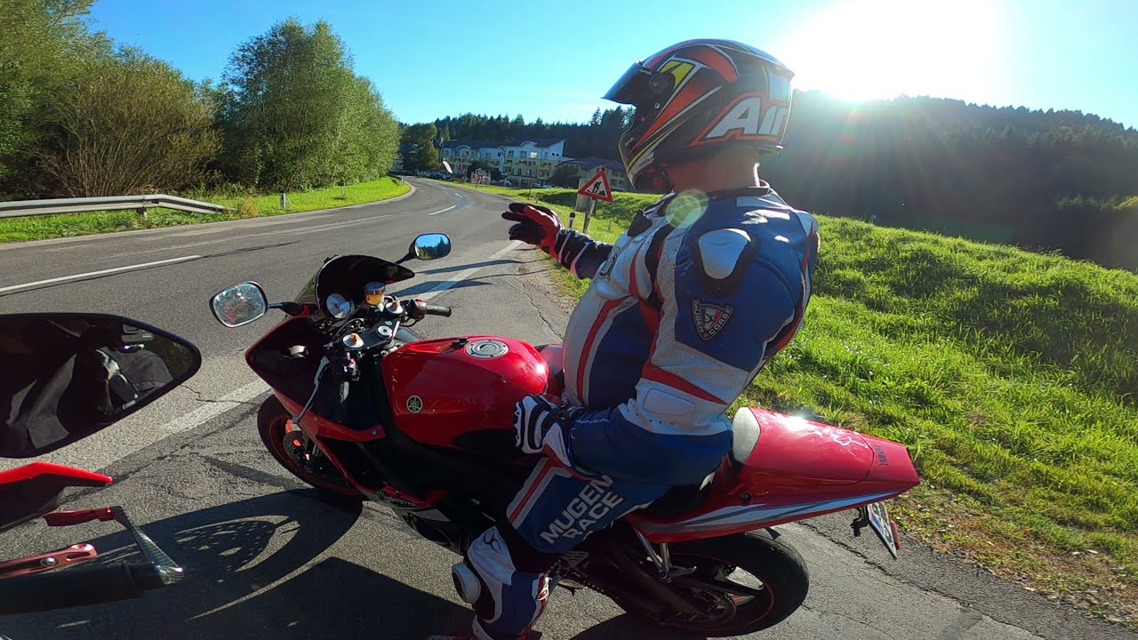 Yamaha R6 & Tracer 7 follows crazy guy on BMW R nine T (4K)