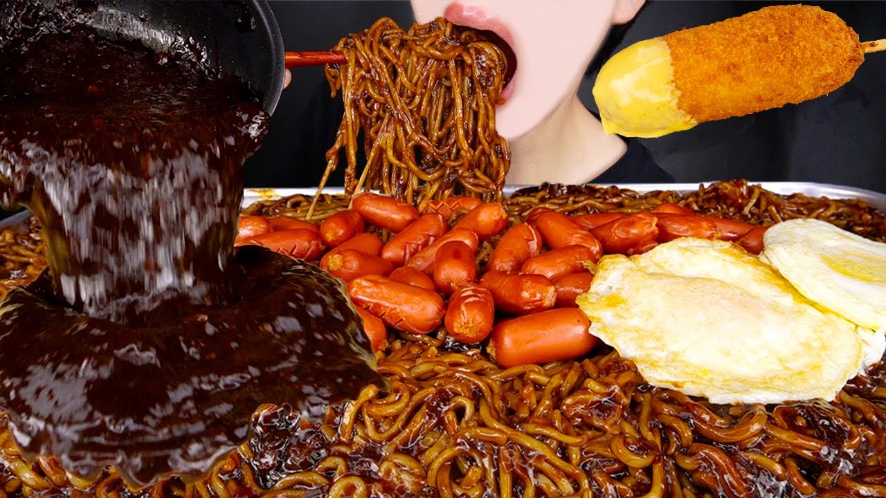 ASMR JJAJANGMYEON BLACK BEAN NOODLES SAUSAGE MUKBANG 짜장면 소세지 먹방 ャージャー麺 ソーセージ 咀嚼音 モッパン EATING SOUNDS