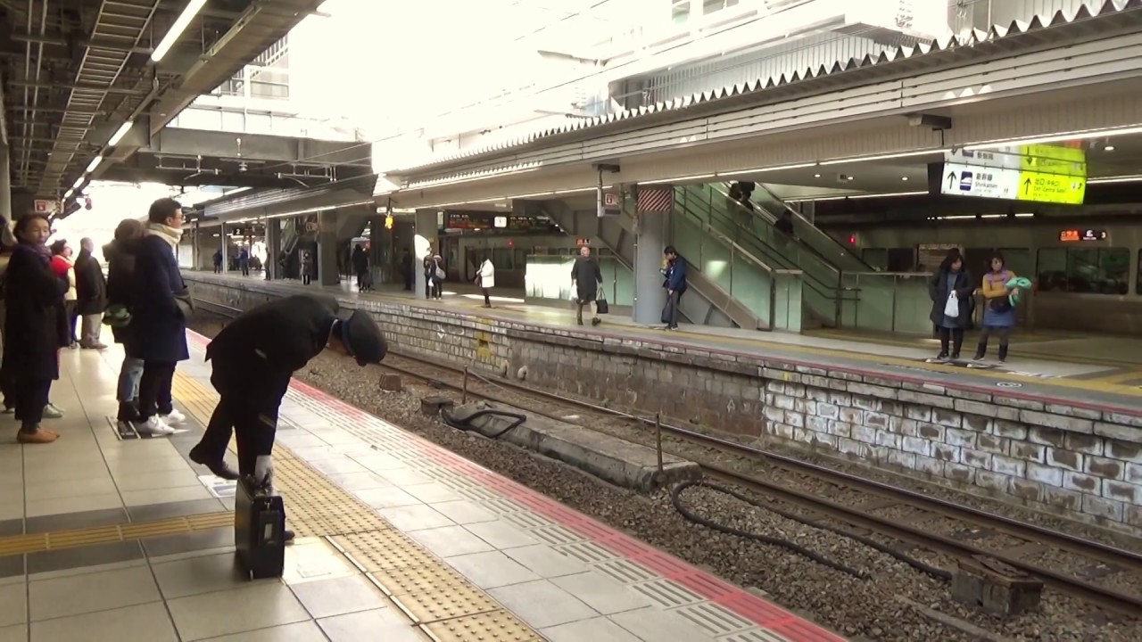 砂の鏡と車掌さんのお辞儀　広島駅1番乗り場到着メロディ　227系A32編成