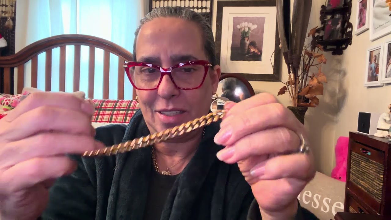 Organizando mi joyería de fantasía.