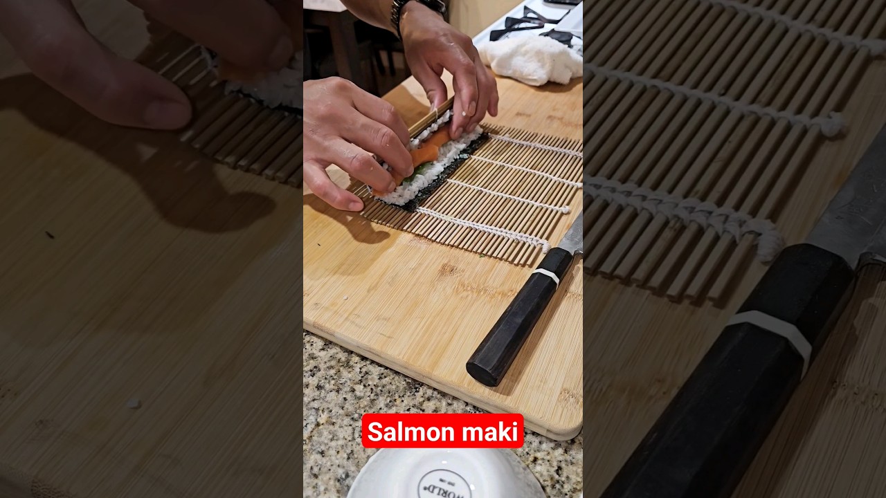 SALMON MAKI roll 
