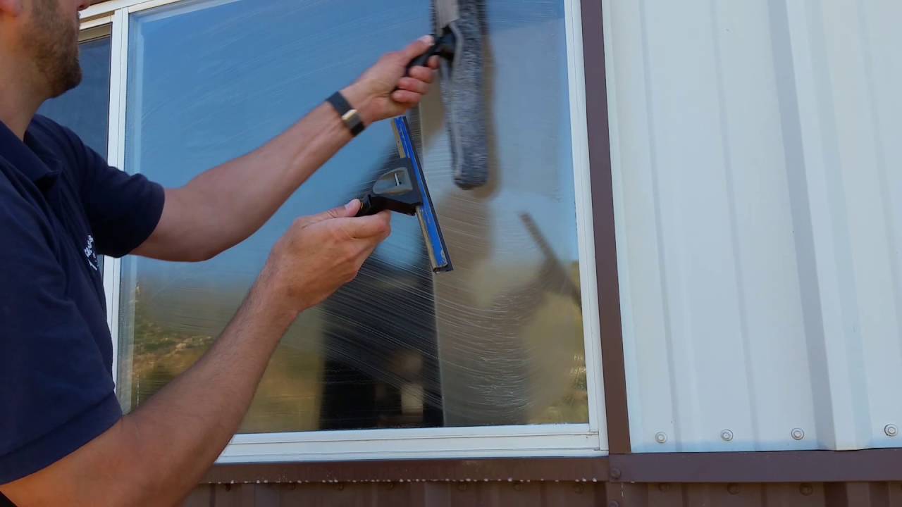 Window Cleaning FANNING TECHNIQUES - PART 1 - C & C EMPLOYEE TRAINING