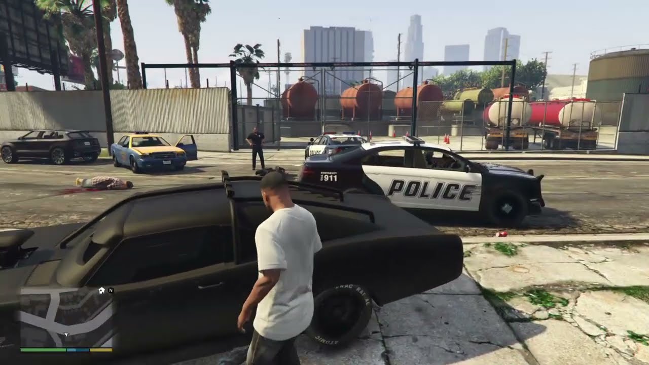 Grand Theft Auto V.  Duke O'Death Police Hot Pursuit. One of the Suspect Gets Away.