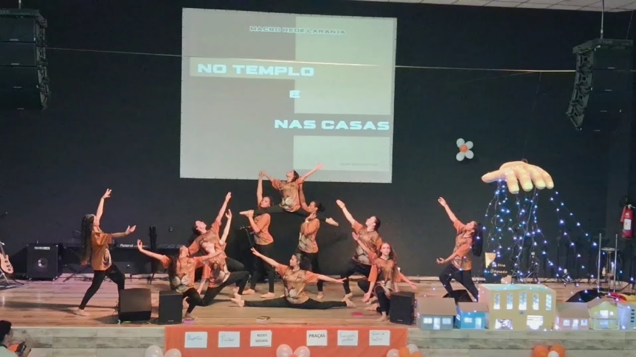 Em Ritmo de Adoração | Coreografia "Estamos de pé" - Macro Rede Laranja.