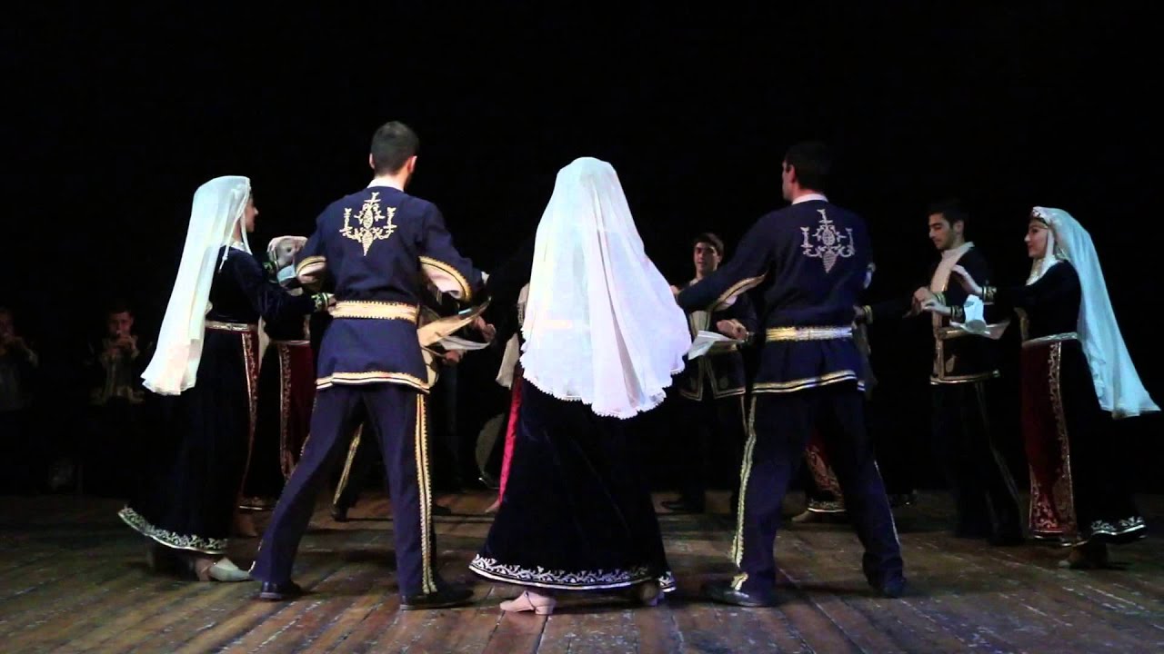 «ԿԱՐԻՆ» - Կոմիտասի Շորոր | «Ի ԶԵ՛Ն»