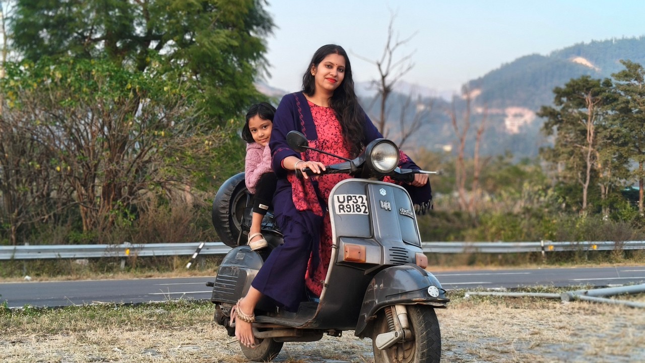 Barefoot Girl with Ghungroo Kickstart & Rides Bajaj Chetak  with Her Daughter🦶🛵 #priyankakhanduri
