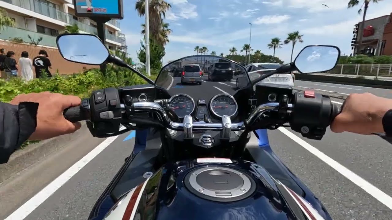 HONDA  CB1300SB  スーパーボルドール  片瀬江ノ島駅前