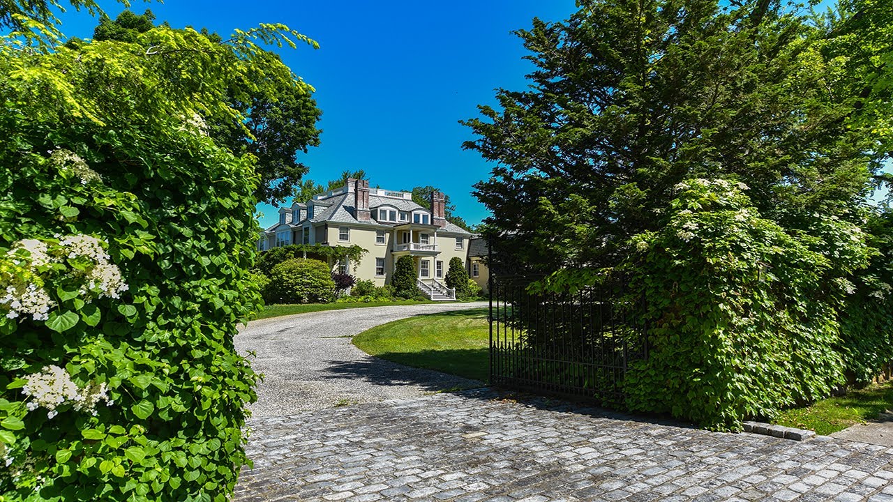11 Mountain Spring Road, Farmington, CT