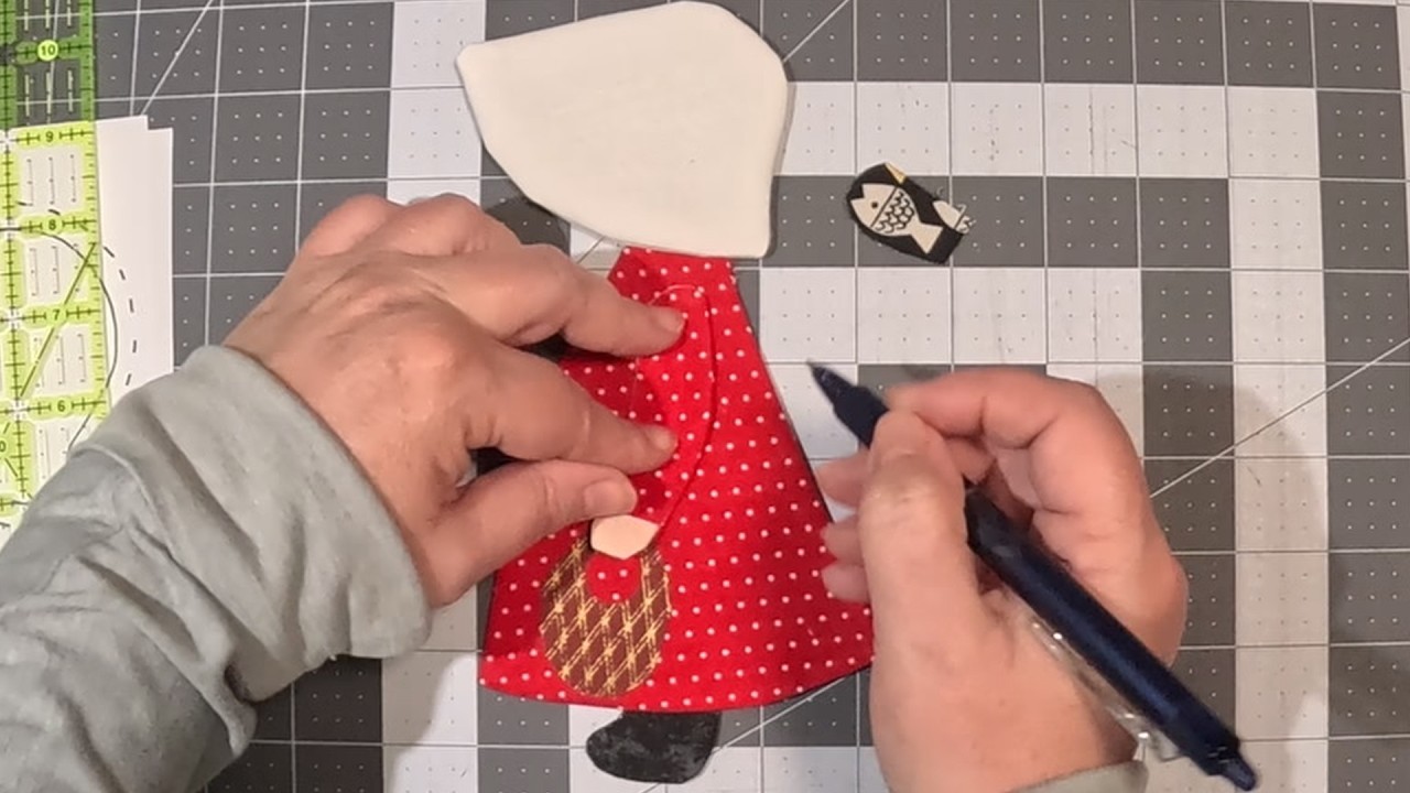 Sunbonnet Sue Quilt Inspired by The Handmaid's Tale - Pattern link in description