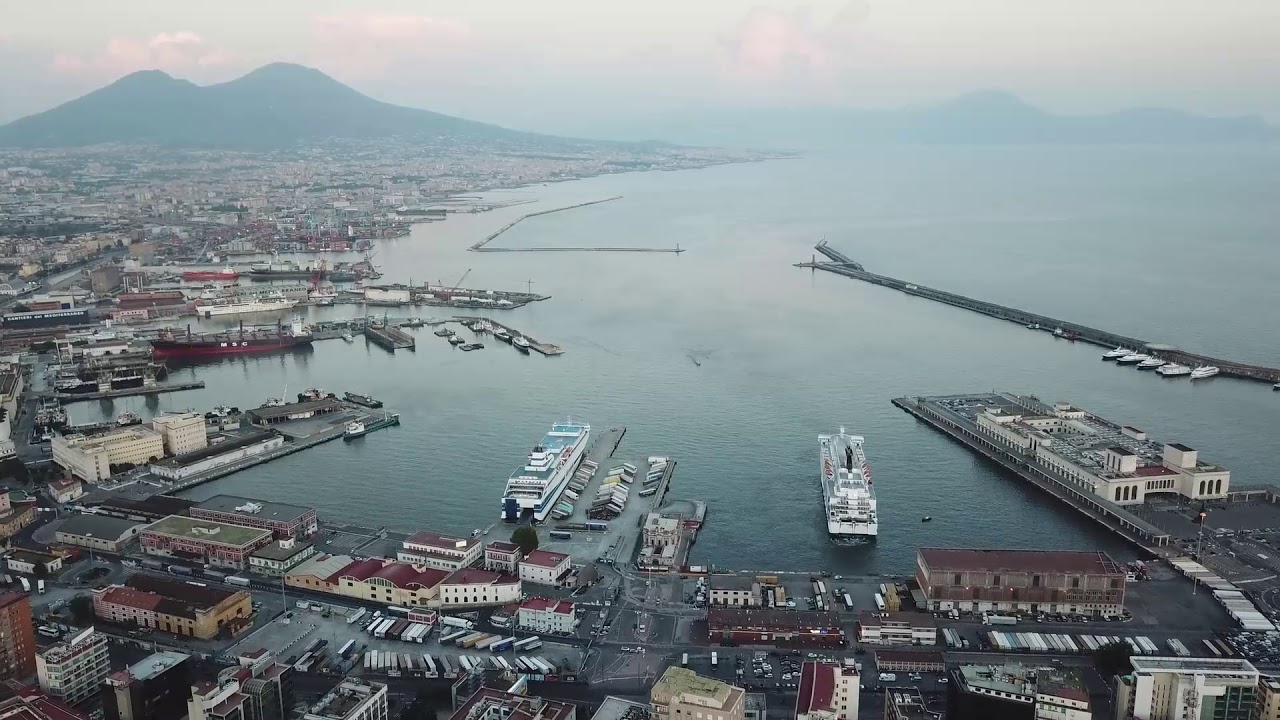 Napoli vista dal drone