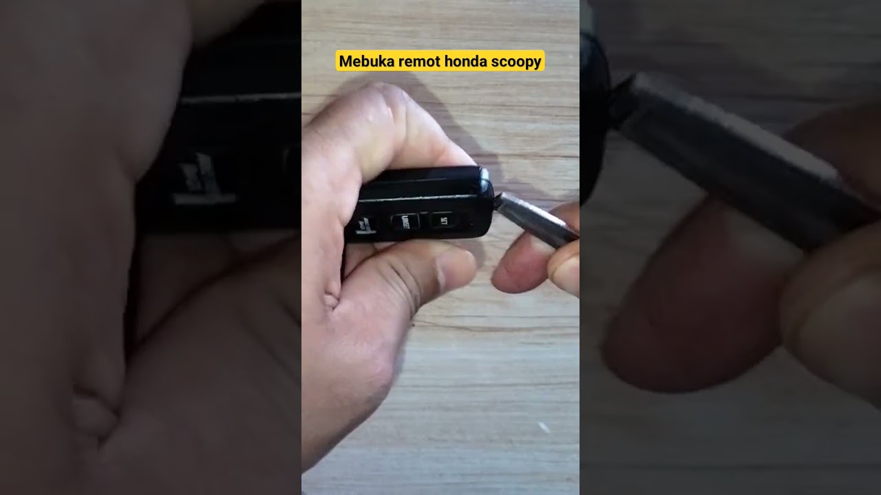 membuka remot kunci Honda scoopy