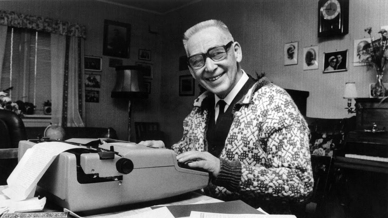 Sigurd Bratlie (1905-1996) holder takketale på Brunstad i påsken 1979