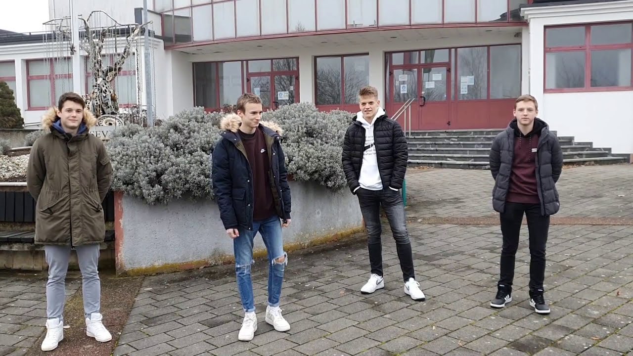 Dija&scaron;ki pogled na Srednjo &scaron;olo Kr&scaron;ko 