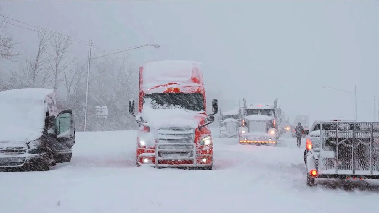 🚨 BREAKING St. John's 100kmh Hurricane Winds NOW + Ontario 30cm Snowbelt, 401 Dangerous