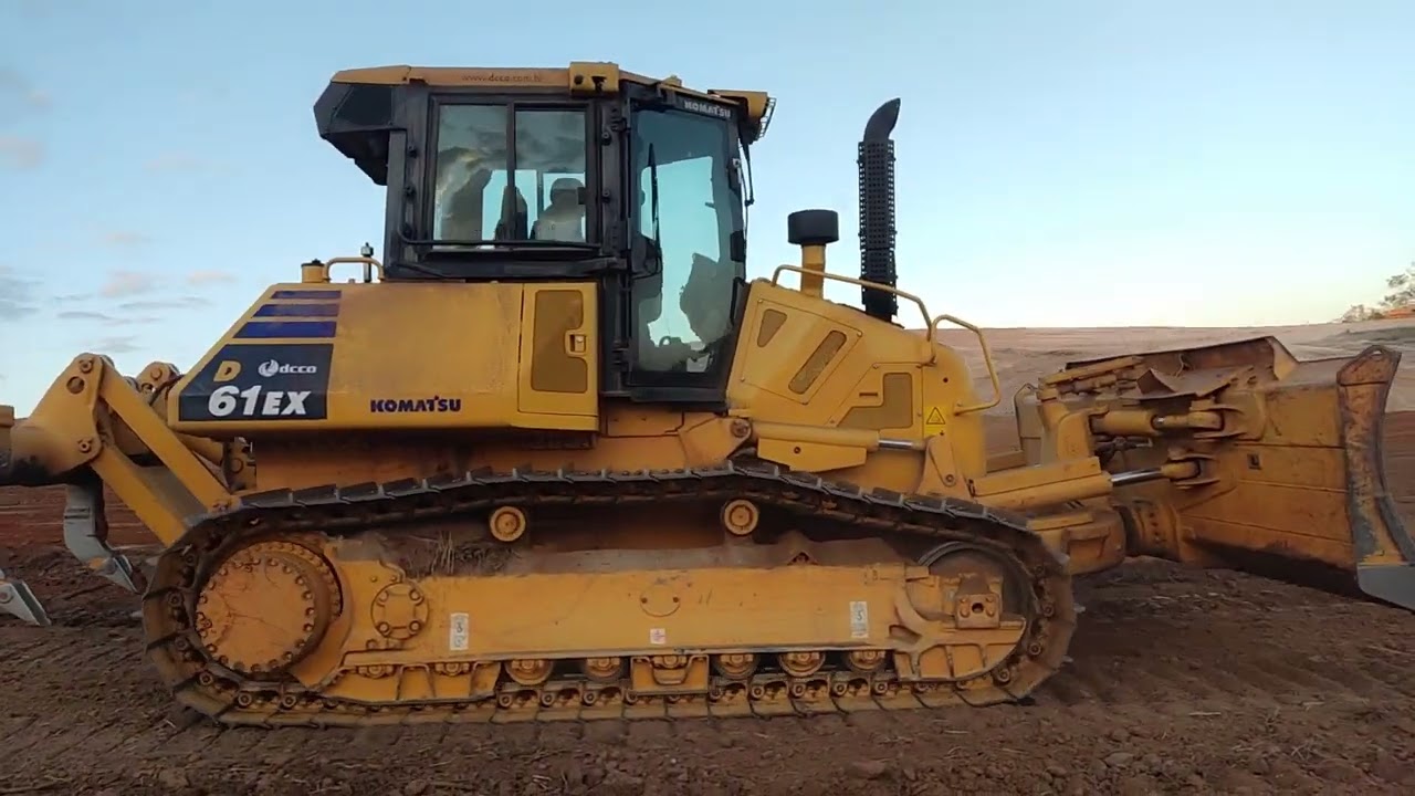 Komatsu D61 ex fazendo pastica