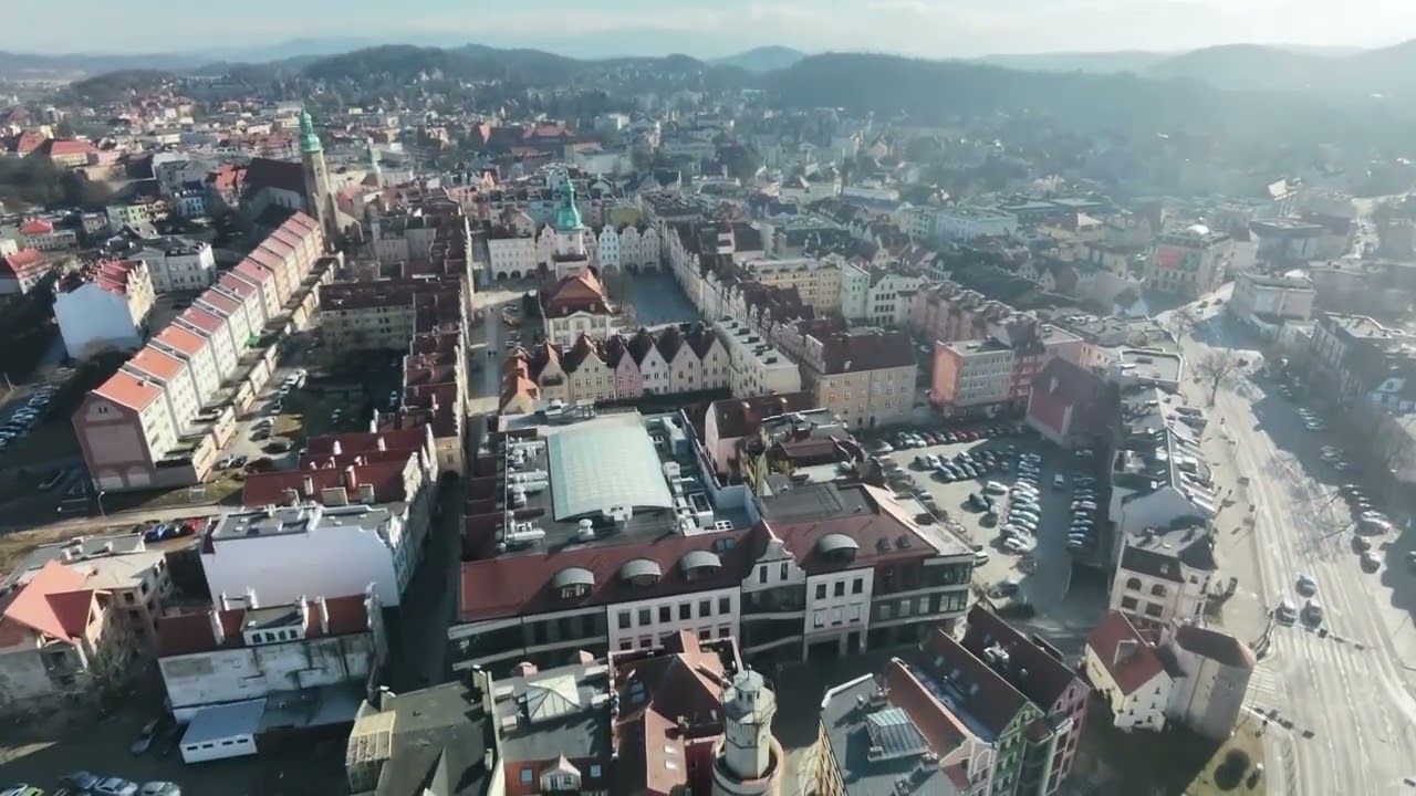 JELENIA GÓRA TĘTNIĄCE SERCE MIASTA WIDOK Z GÓRY