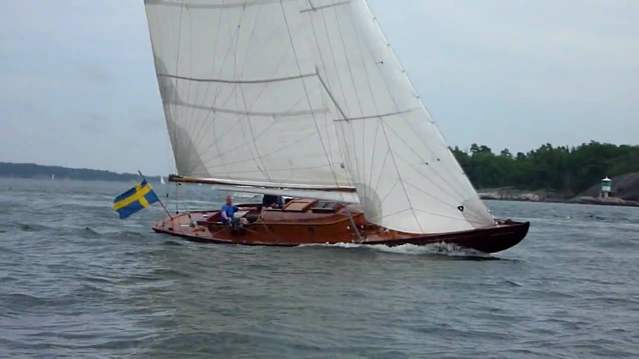 SK 75 S 28 Segling, gammal träbåt